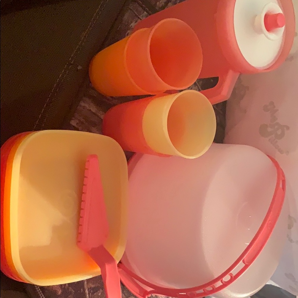 Tupperware kids set